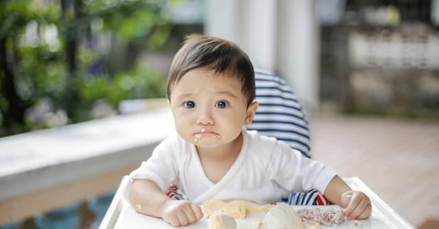 1 Yaş Bebek Beslenmesi: Sağlıklı Alışkanlıklar ve Örnek Yemek Tarifleri image