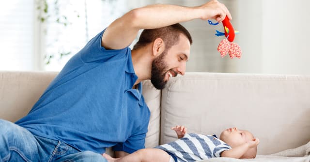Babaların Bebekleriyle Oyun Oynamasının Önemi image