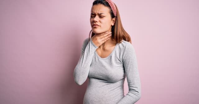 Hamilelikte Boğaz Ağrısına Ne İyi Gelir? Doğal ve Güvenli Yöntemler image