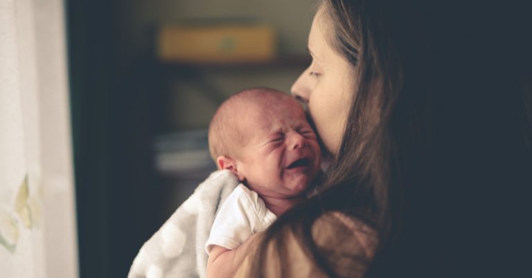 Bebeklerde Aşırı Ağlama Neye İşret Eder?