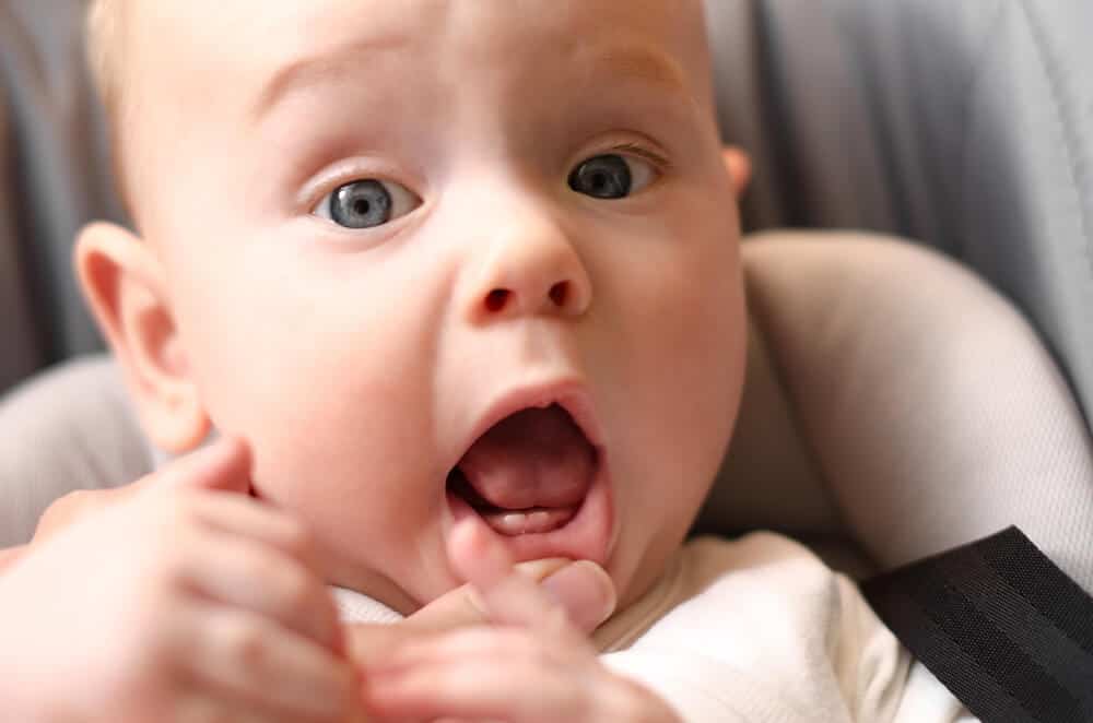 Bebeklerde Diş Gıcırdatma Belirtileri Hakkında Her Şey!