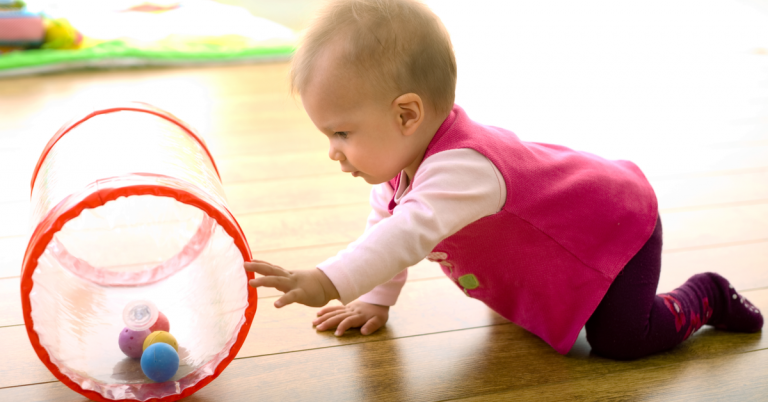 9-12 Aylık Bebek Oyunları ve Oyuncak Önerileri