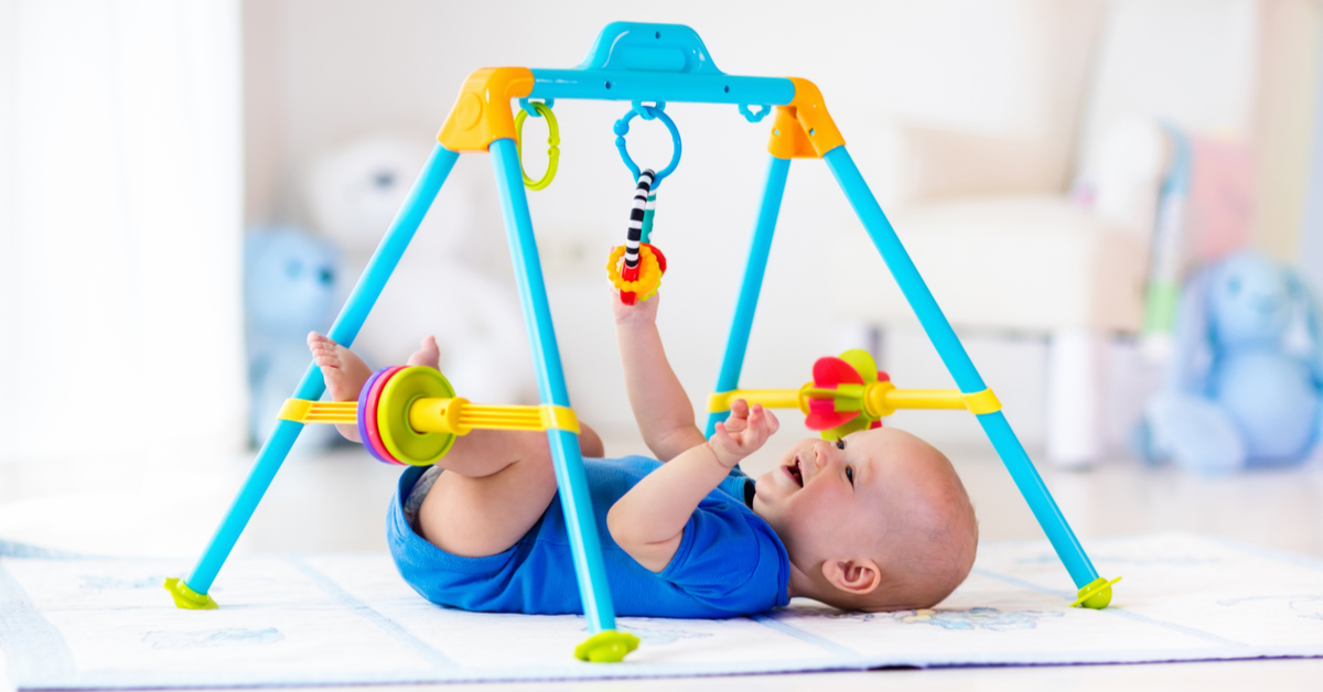 0-6 Aylık Bebek Oyunları ve Oyuncak Önerileri (Yenidoğan)